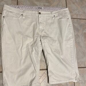 E womens YMI casual solid white stretch plus size denim shorts 24W